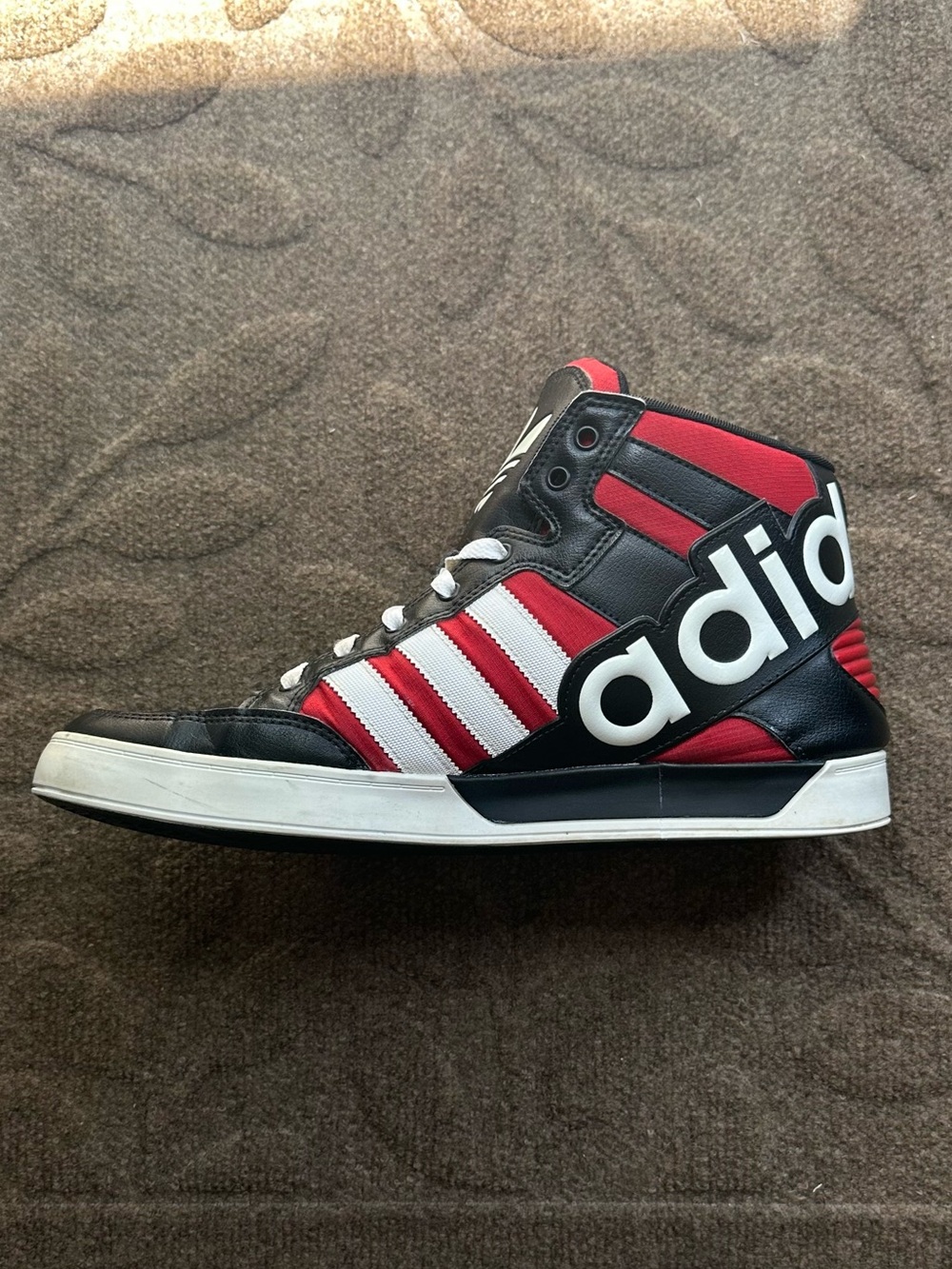 Adidas Hard court Hi Big Logo Men’s 11.5 Sneakers Basketball Red/Black G59802 - Picture 4 of 10